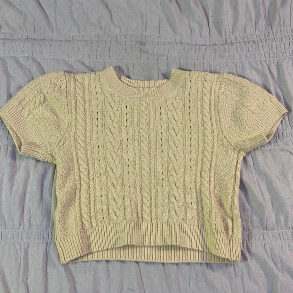 Textured cream top